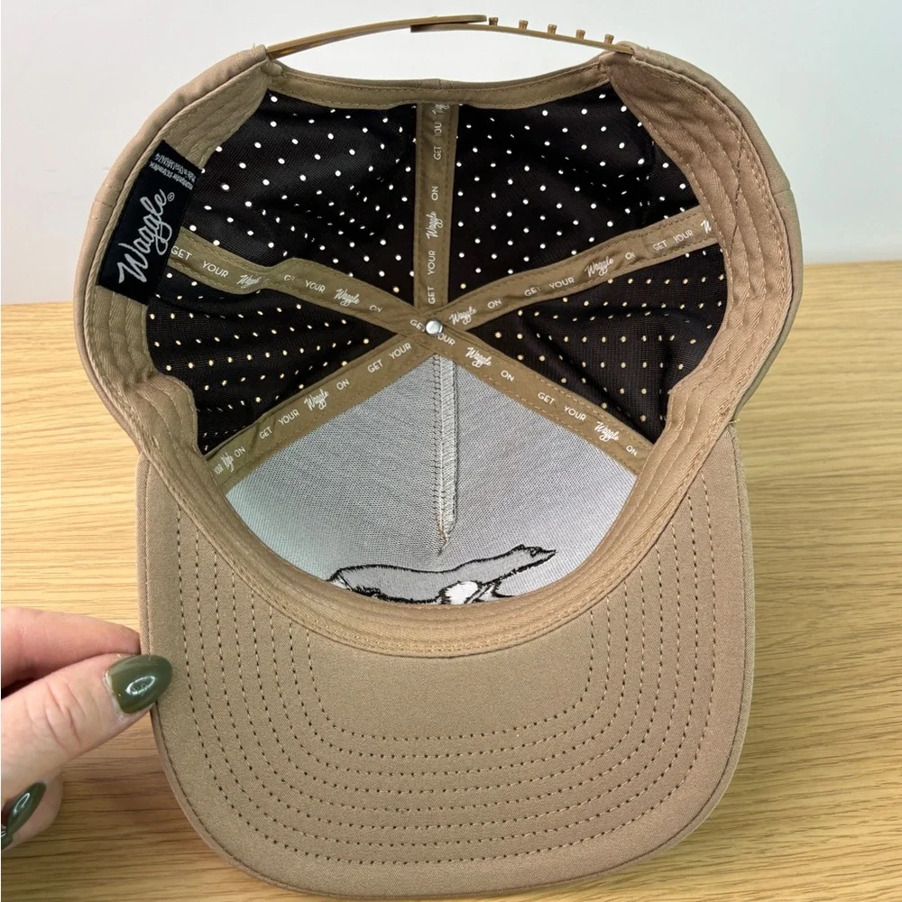 Brown Bear Waggle‎ Snapback Trucker Hat